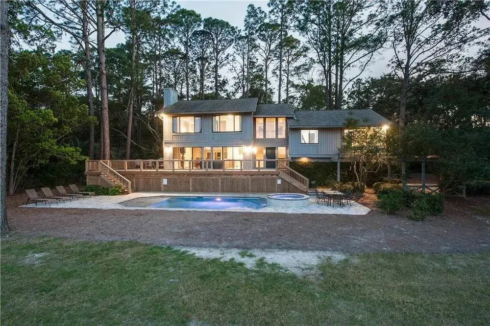 Wren Drive 18 by RedAwning