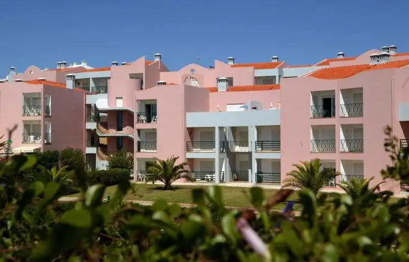Apartamentos Coral do Vau