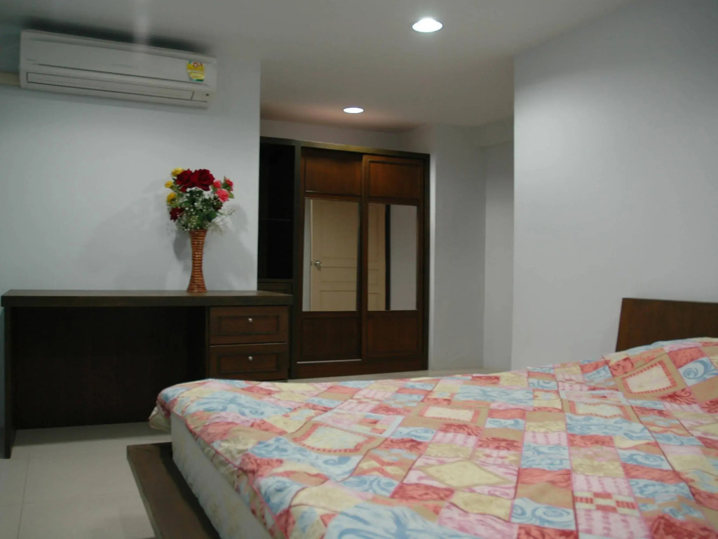 Suvarnabhumi Apartment