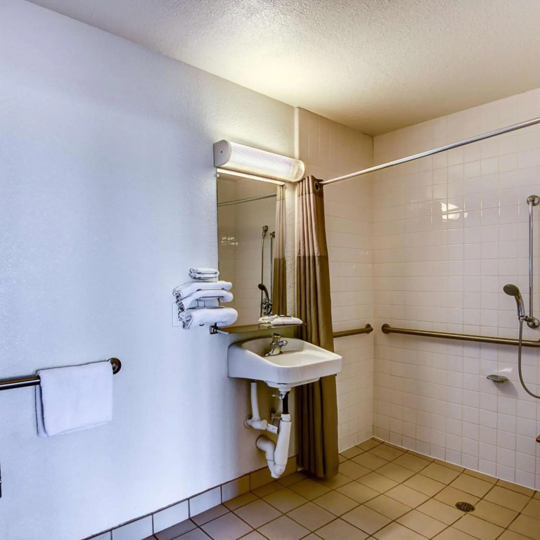 Motel 6-Stockton, CA - Charter Way West