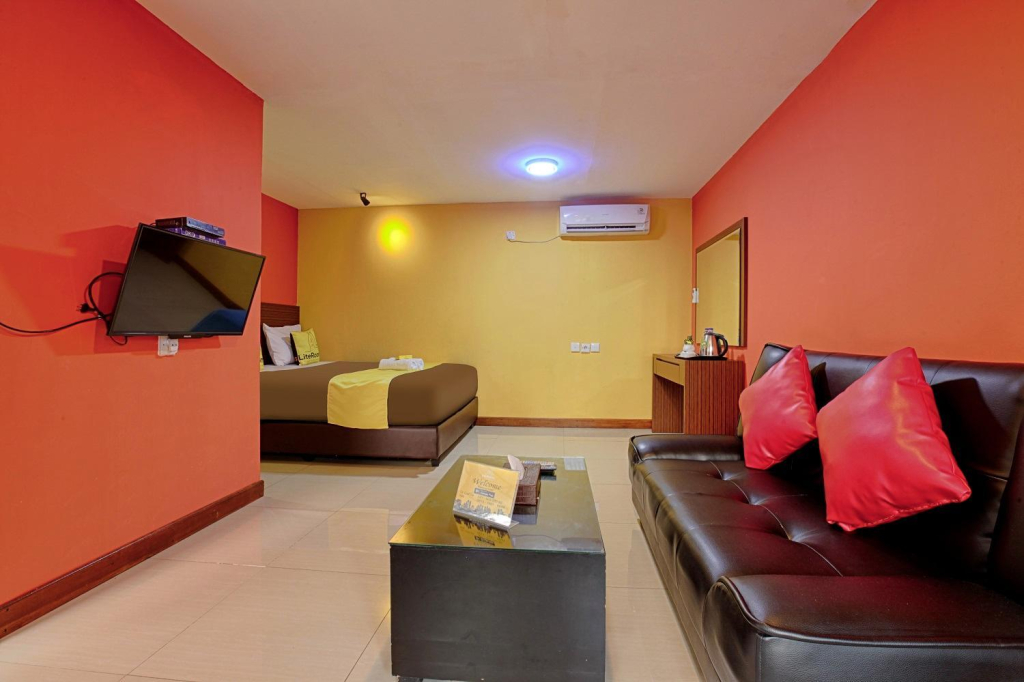 Hotel Container Inn Puncak Mitra RedDoorz