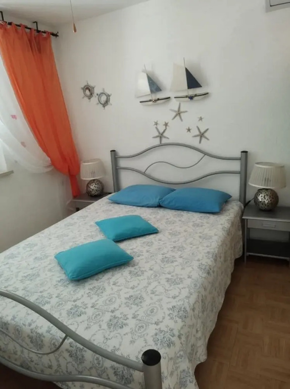 Coloured - Apartments on Island - A1 - Plavi :