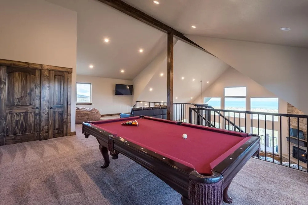 Floor to Ceiling Lake Views - Perfect Family Getaway
