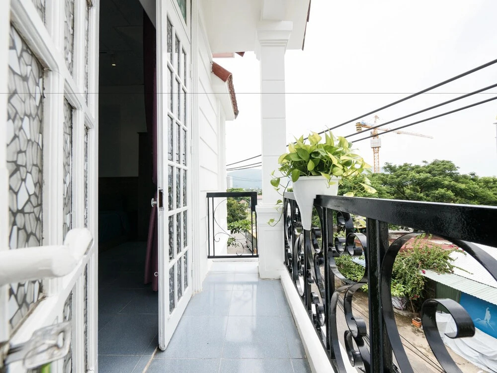 Joy House & Apartment