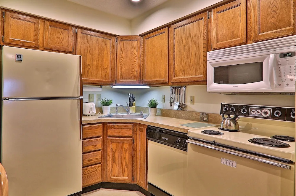 Mg 3b02 - Wow. Can You Get Any Closer? 1br/1ba Sleeps 4