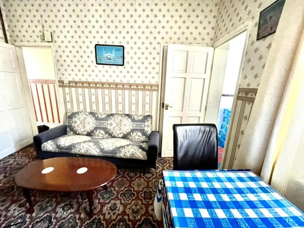 Lovely 3-bed House in Coventry Airbnb Property
