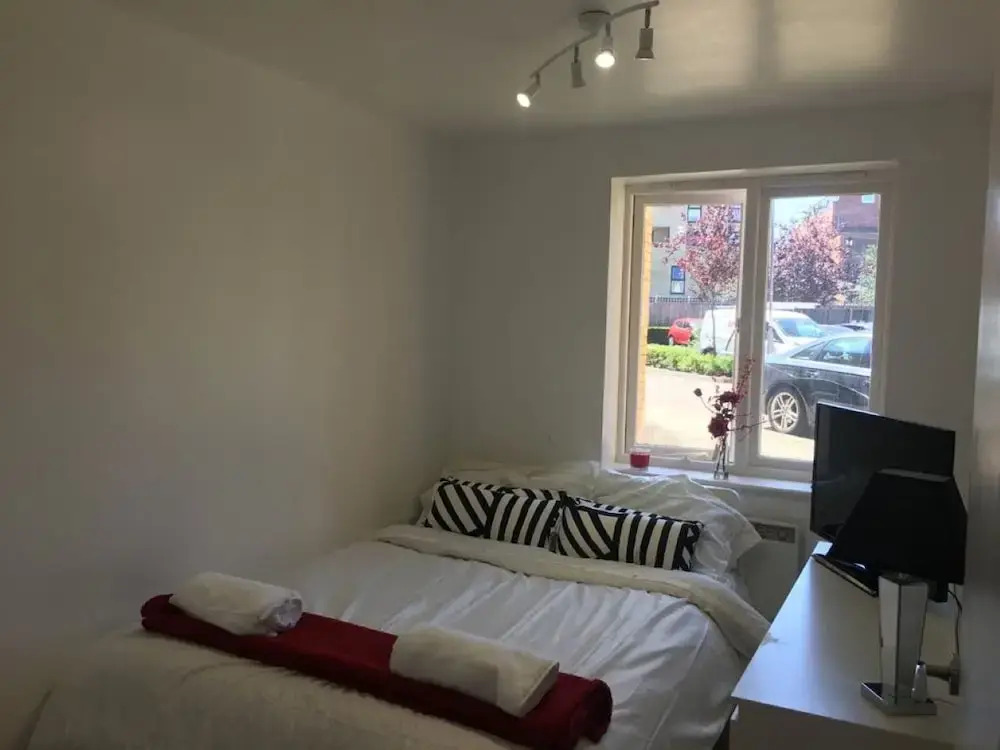 2 Bed Flat, Dedicated Workspace, Parking, 4KTV