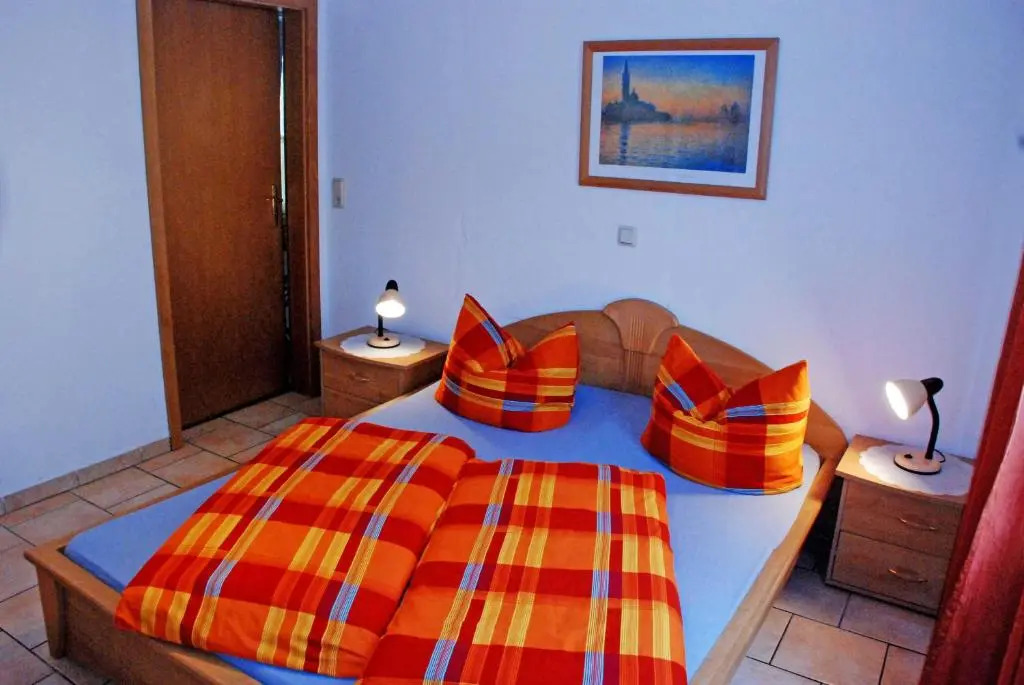 Ferienbungalow mit gro_em Garten i