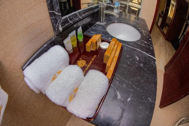 Tiffany Diamond Hotel Indira Gandhi Street