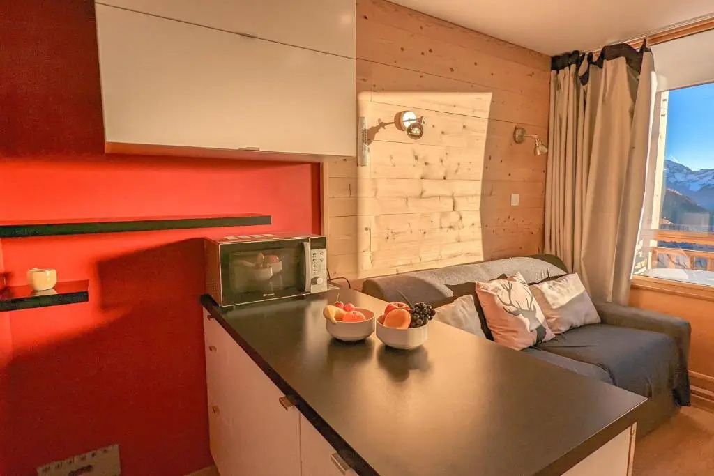 Nice cosy studio with balcony at the heart of L'Alpe d'Huez - Welkeys
