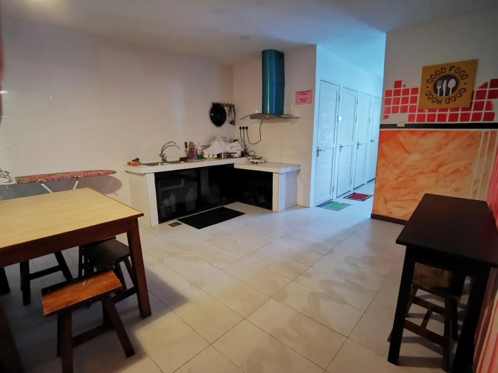 OYO HOME 90260 Natol Homestay London