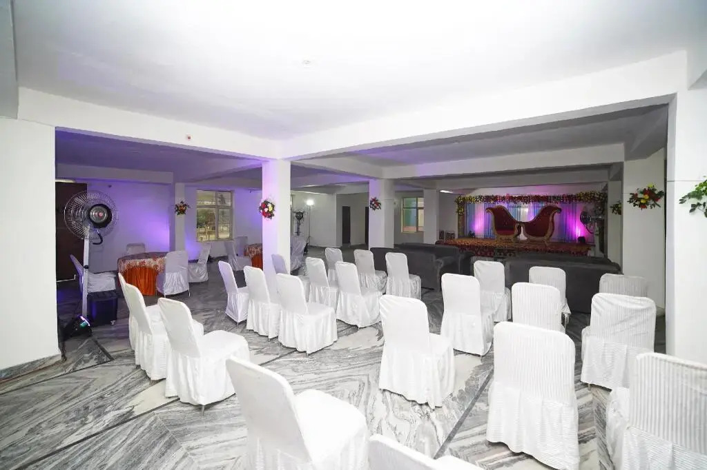 Hotel Mohan Palace by OYO Rooms