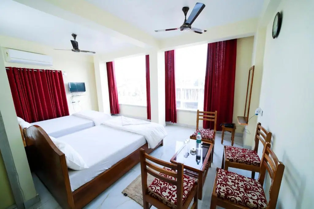 RISHIKA- Guest House