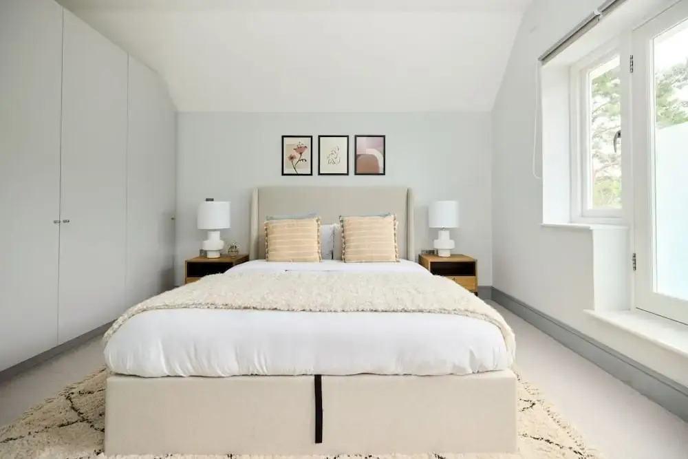 The Woodborough Place - Beckoning 2bdr Flat With Balcony