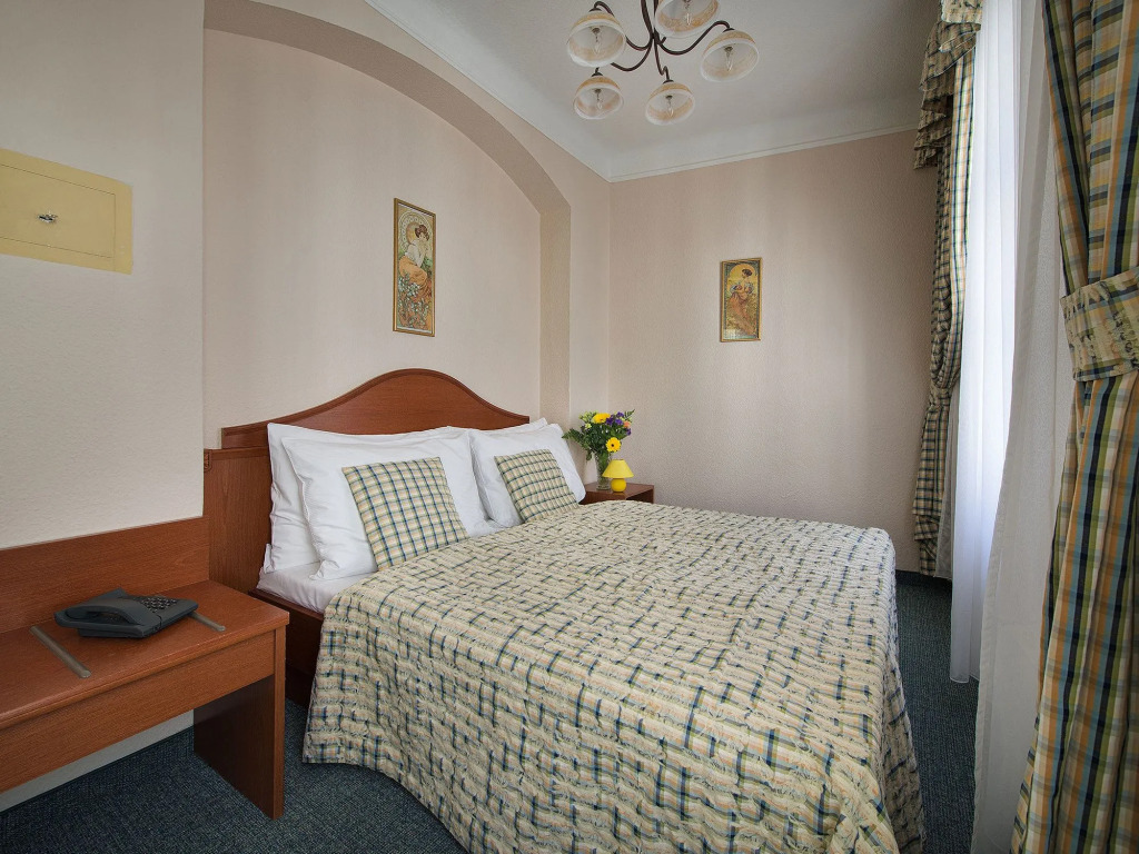 EA Hotel Mozart