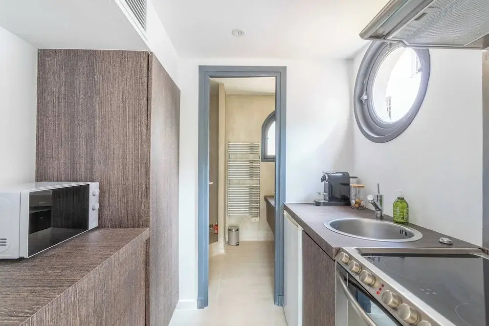 Charming Small Private House - Marseille 8th