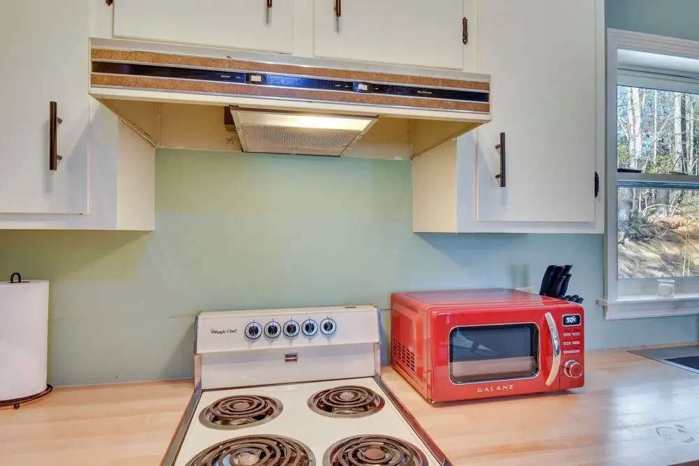 Hike, Golf & Relax: Pet-friendly Apt in Dillard