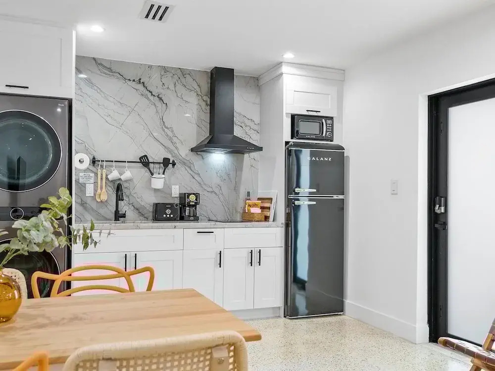 Fresh Modern With Pool Oasis