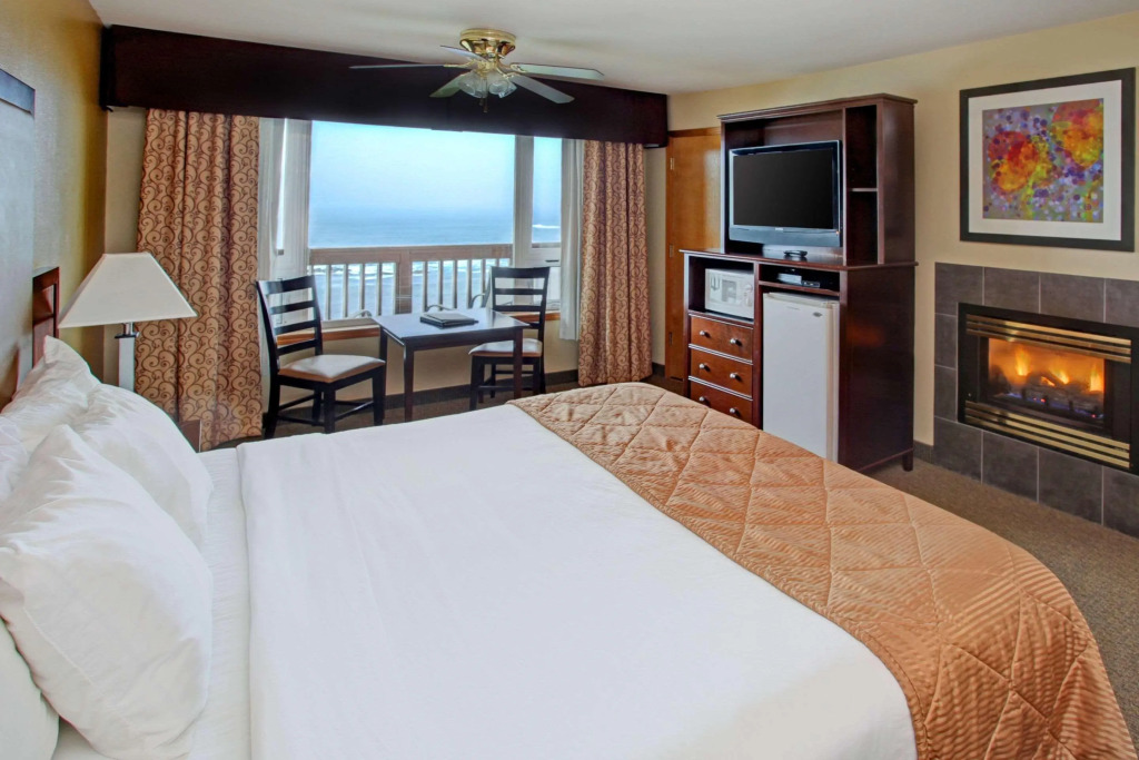 Clarion Inn Surfrider Resort
