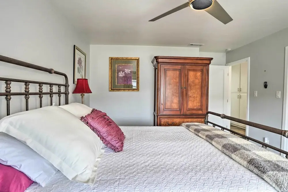 San Marcos Home w/ Patio & Grill - Walk to Lake!
