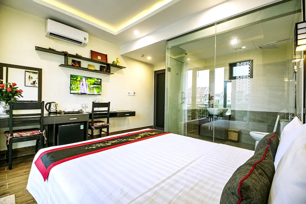 Hoi An Riverland Villa - Hoi An Center