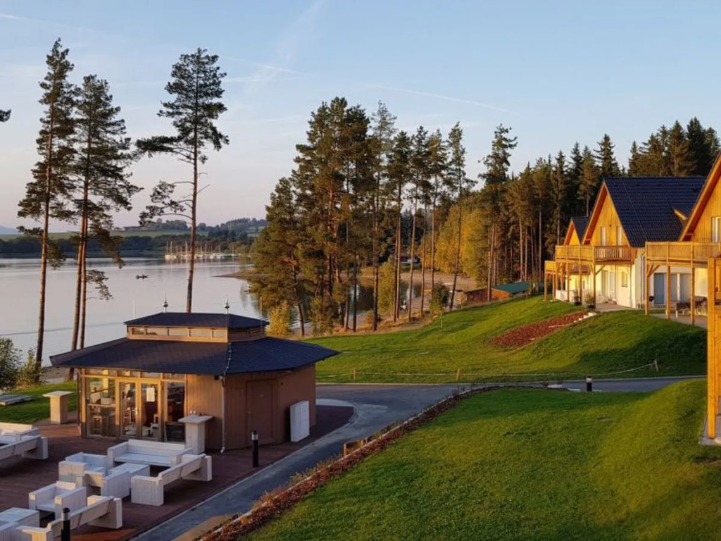 Lakeside Village 40