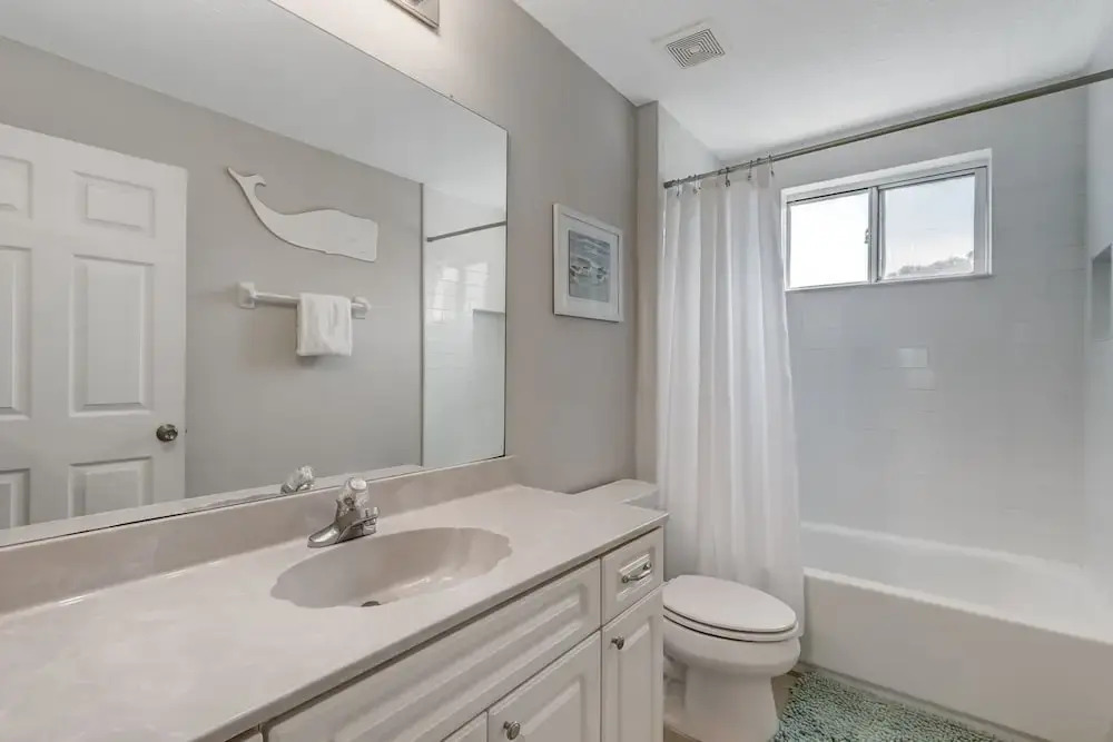 Stunning 3BR Condo w/ Wraparound Porch Ocean Park