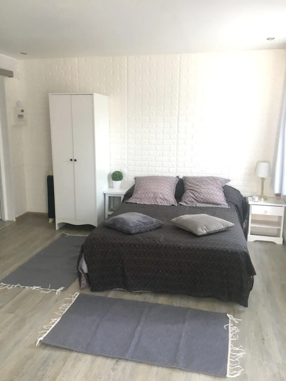 Studio in Beaune, With Enclosed Garden and Wifi