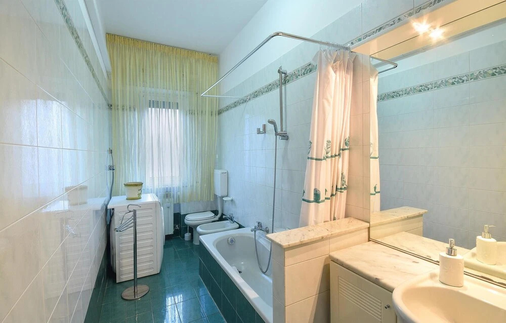 Stunning Apartment in Genova With 2 Bedrooms and Wifi
