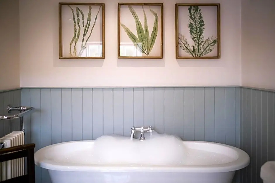 The Hare & Hounds Inn