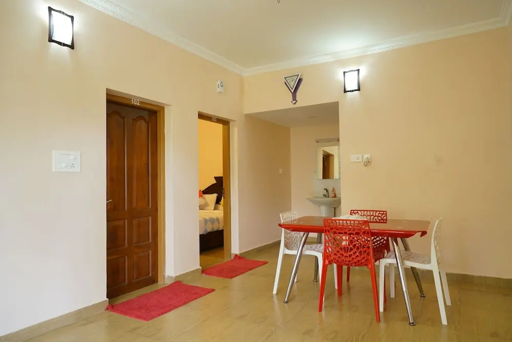 OYO 23359 Home Elegant 2BHK Munnaar Bypass