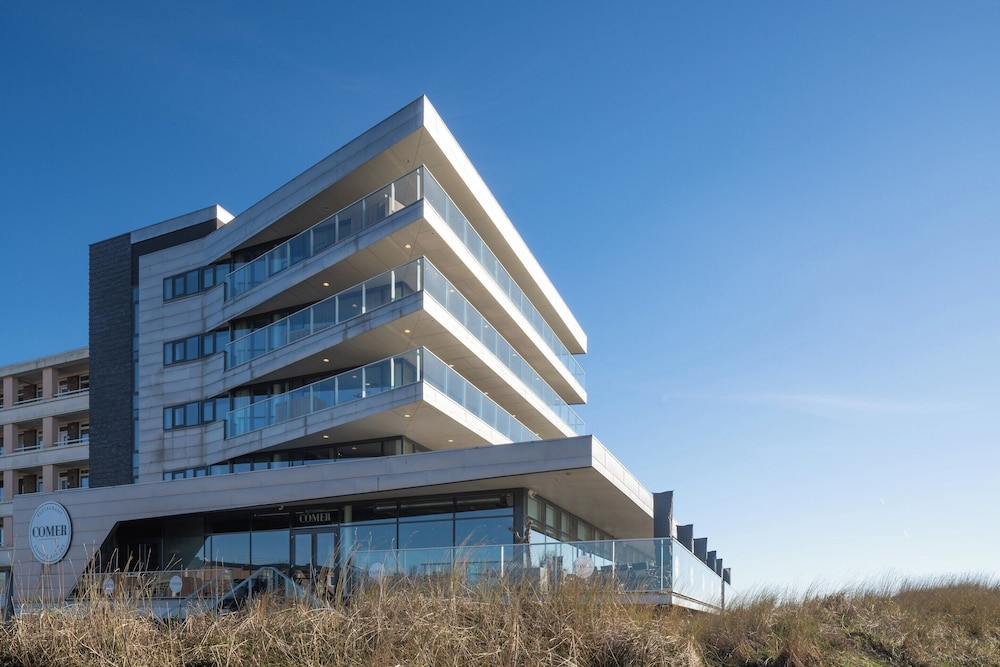 Luxury Seaview Apartment for 4