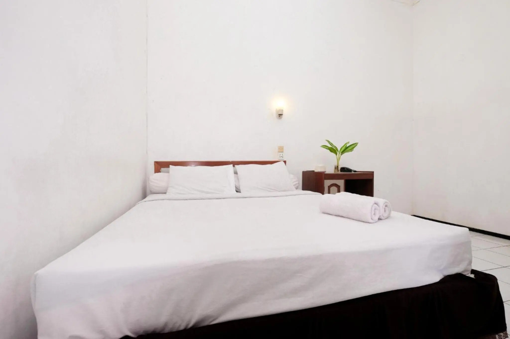 Berlian Abadi Hotel by Sinergi