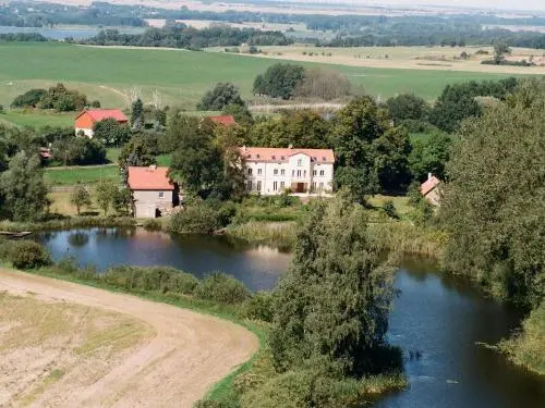 Villa am Trumpf - Design-Appartements im Naturgarten am See