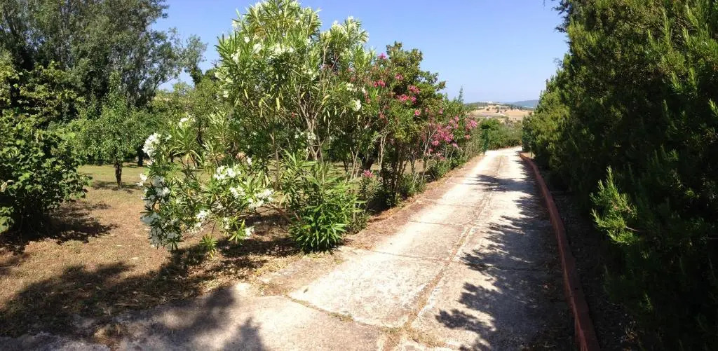 Secluded 1.8 acre garden Villa, for exclusive use with Stunning Views