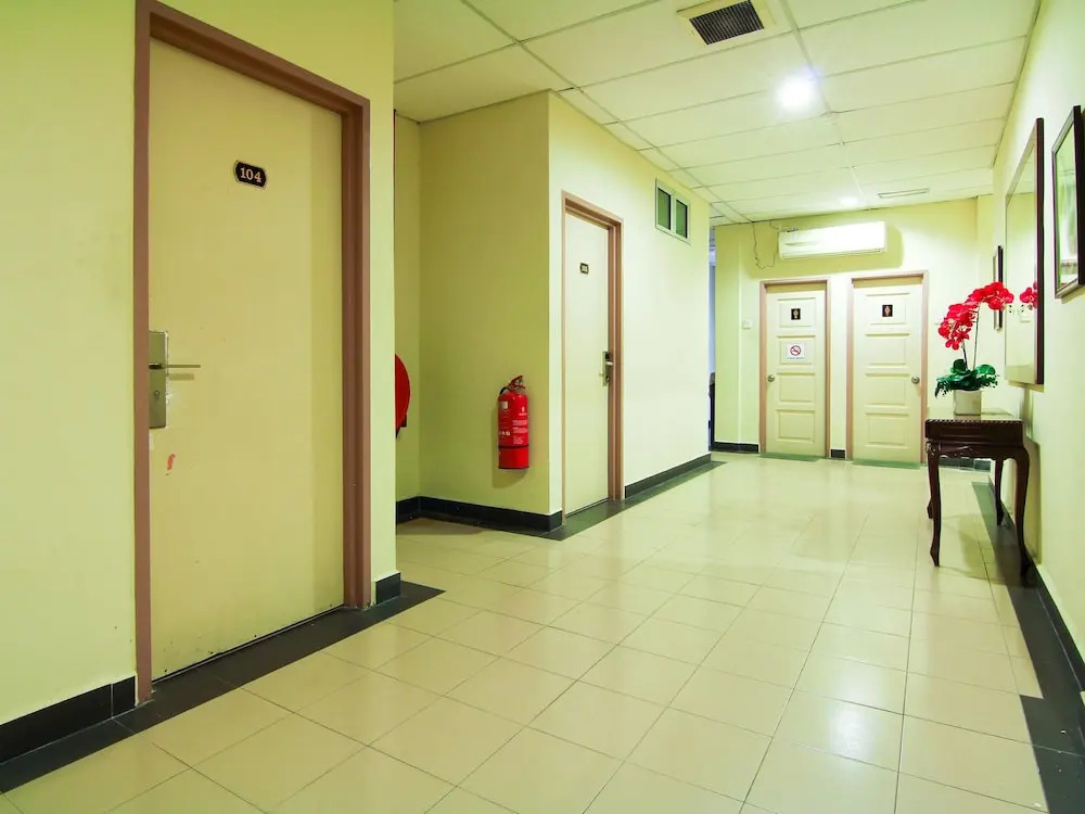 OYO 11343 Hotel Putra Iskandar