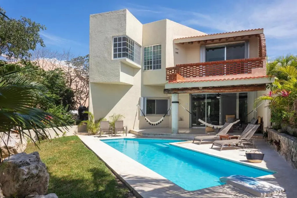Casa Lucio private pool