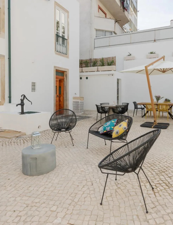 Almada Villa