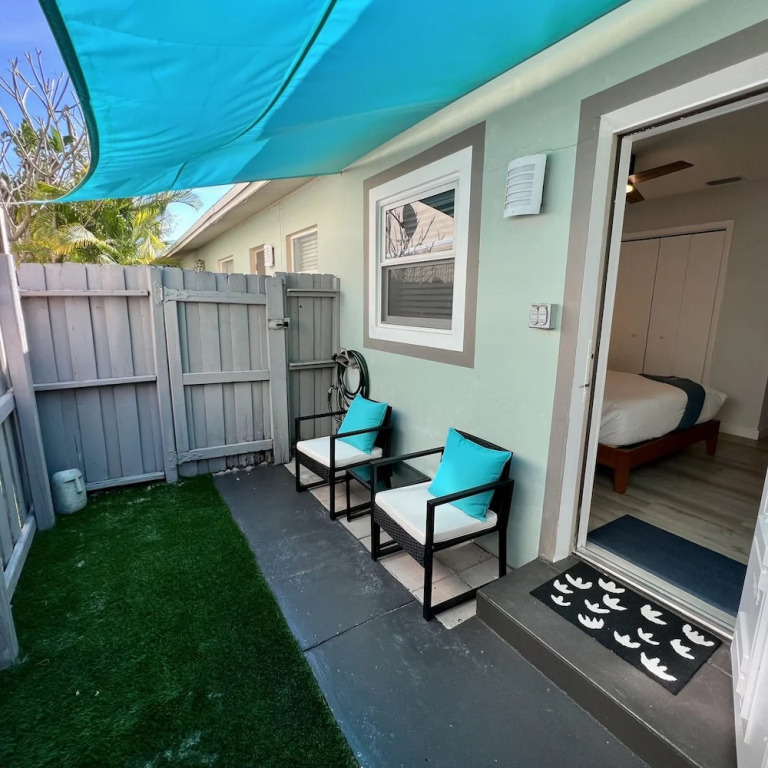 Villa Michloe - Steps from Wilton Drive