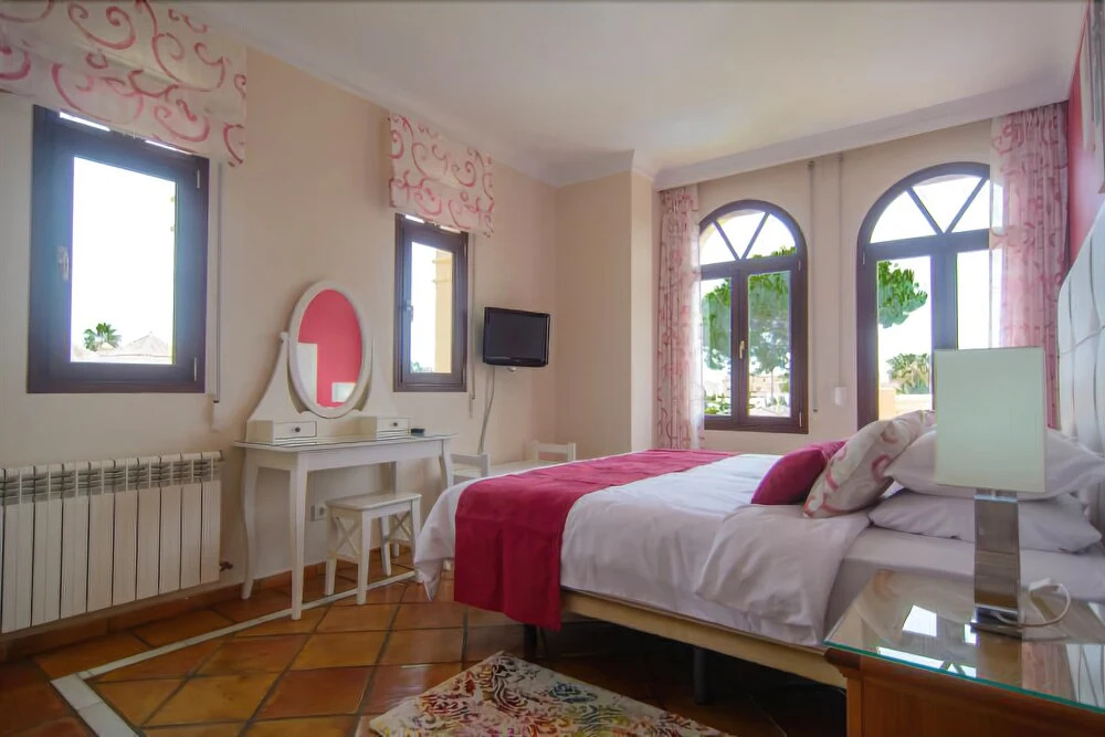 Twelve guest 6bedrooms Villa Montecarlo