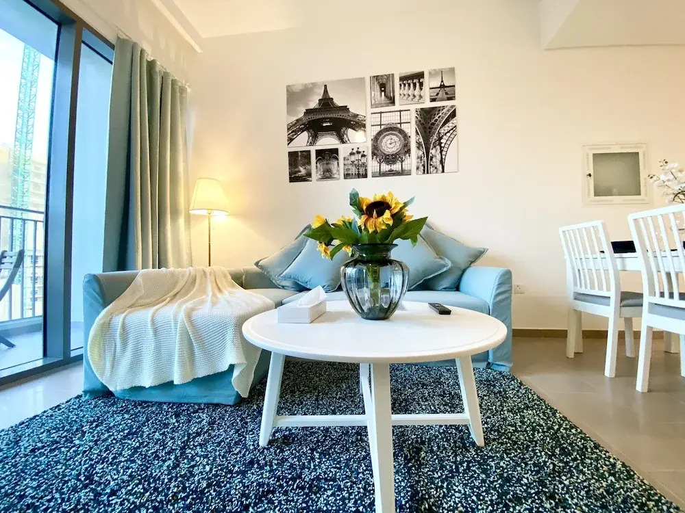 Marco Polo - Lofty Apt with Balcony Near Dubai Hills Mall