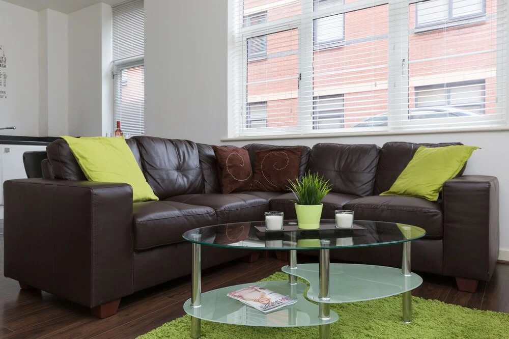 2bed Apt -king Bed -free Parking - Family Friendly