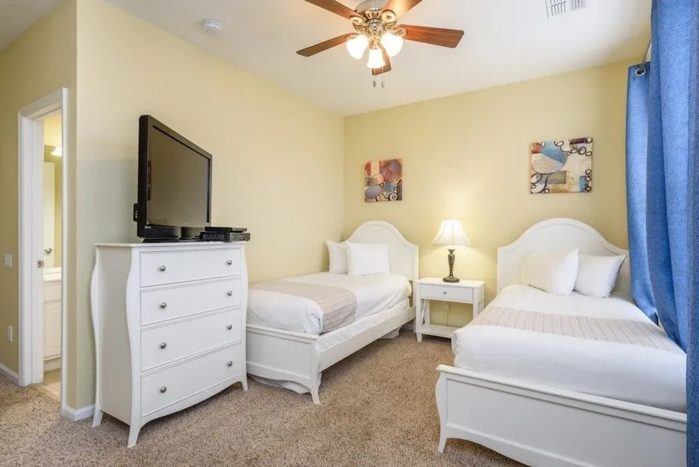 New Listing 3 Bed 3.5 Bath Vacation Townhome 4006 Home