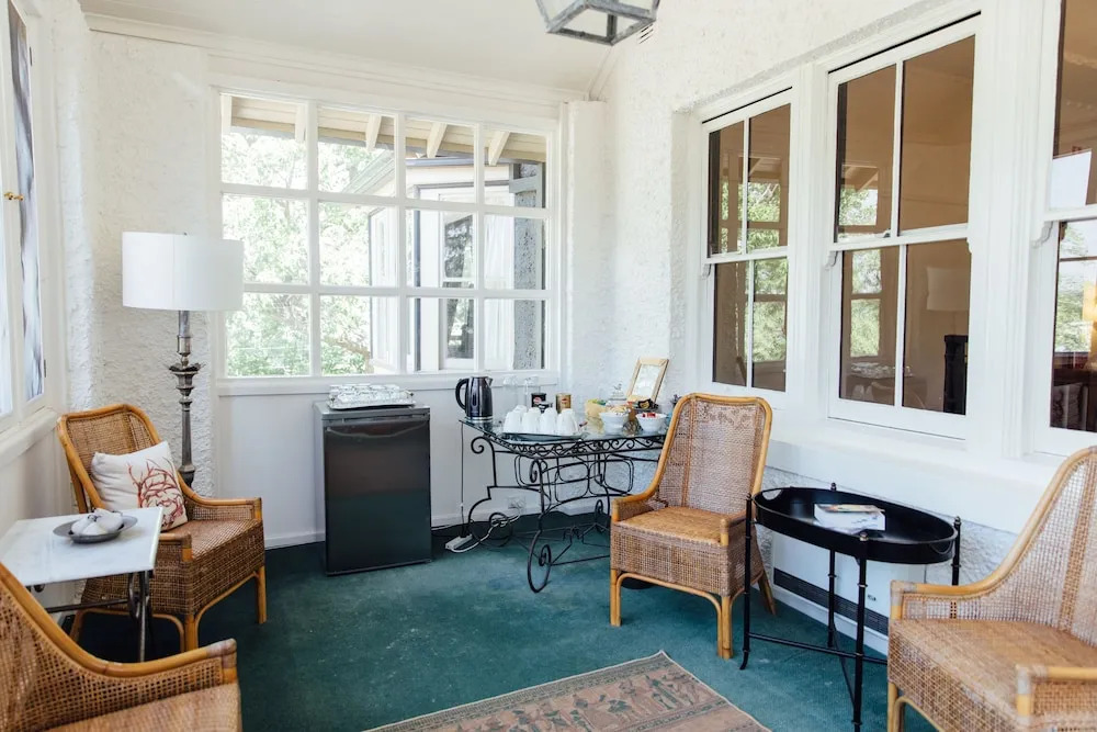 Lindsay House Guest House