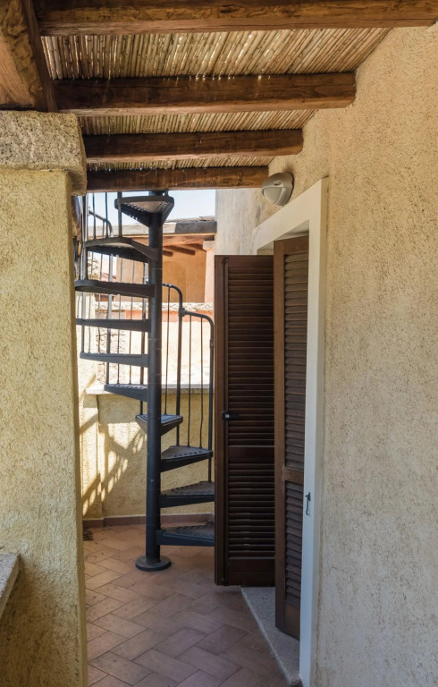 The apartment has 2 bedrooms, 2 bathrooms, living room with direct access to the terrace, kitchenett-PERLACEA 25