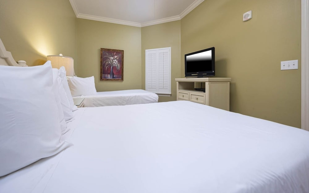 Phoenix West 2604 3 Bedroom Condo