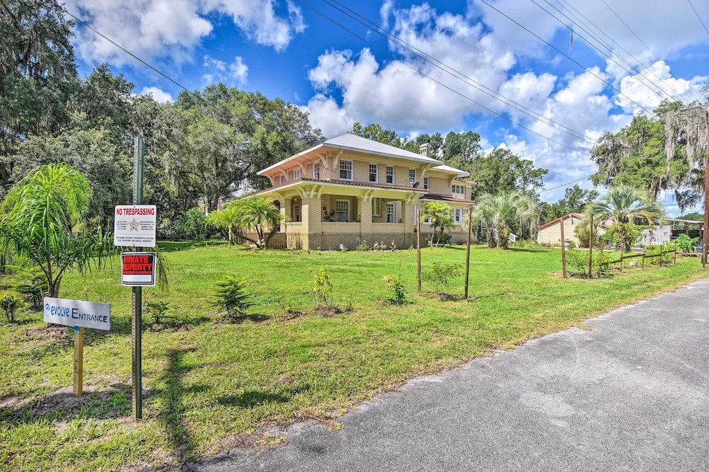 Historic Crescent City Studio - Lakefront w/ Dock!