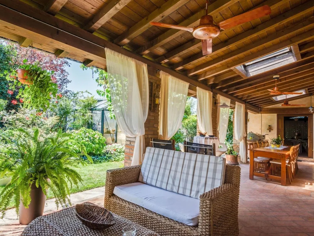 Villa in Castelbelforte near Lago di Garda