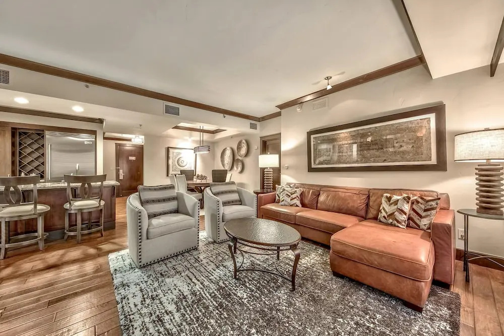 2 Bedoom  With Amazing Balcony Views 2 Bedroom Condo by RedAwning