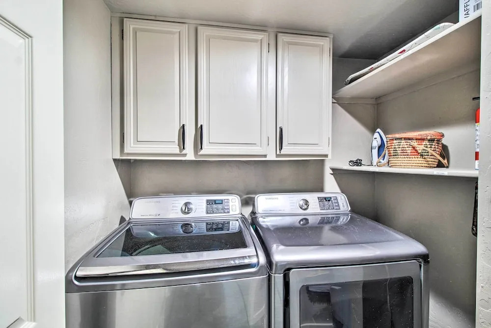 Cozy Condo Near Golfing & Hiking in Pinetop!